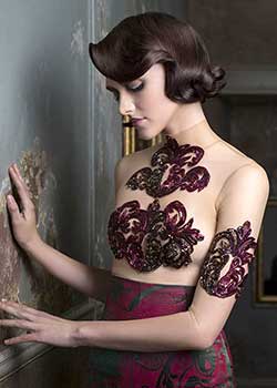 Prodotti Parrucchieri by ESTI CARTON, NICK BLAND, CHERYL POULTER, KATHRYN DARTNELL - HARINGTONS HAIRDRESSING Prodotti Parrucchieri by ESTI CARTON, NICK BLAND, CHERYL POULTER, KATHRYN DARTNELL - HARINGTONS HAIRDRESSING